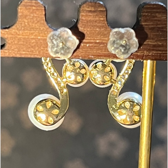 Fresh water pearl earrings - Picture 2 of 2